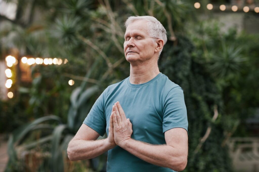 Mand laver yoga mod depression
